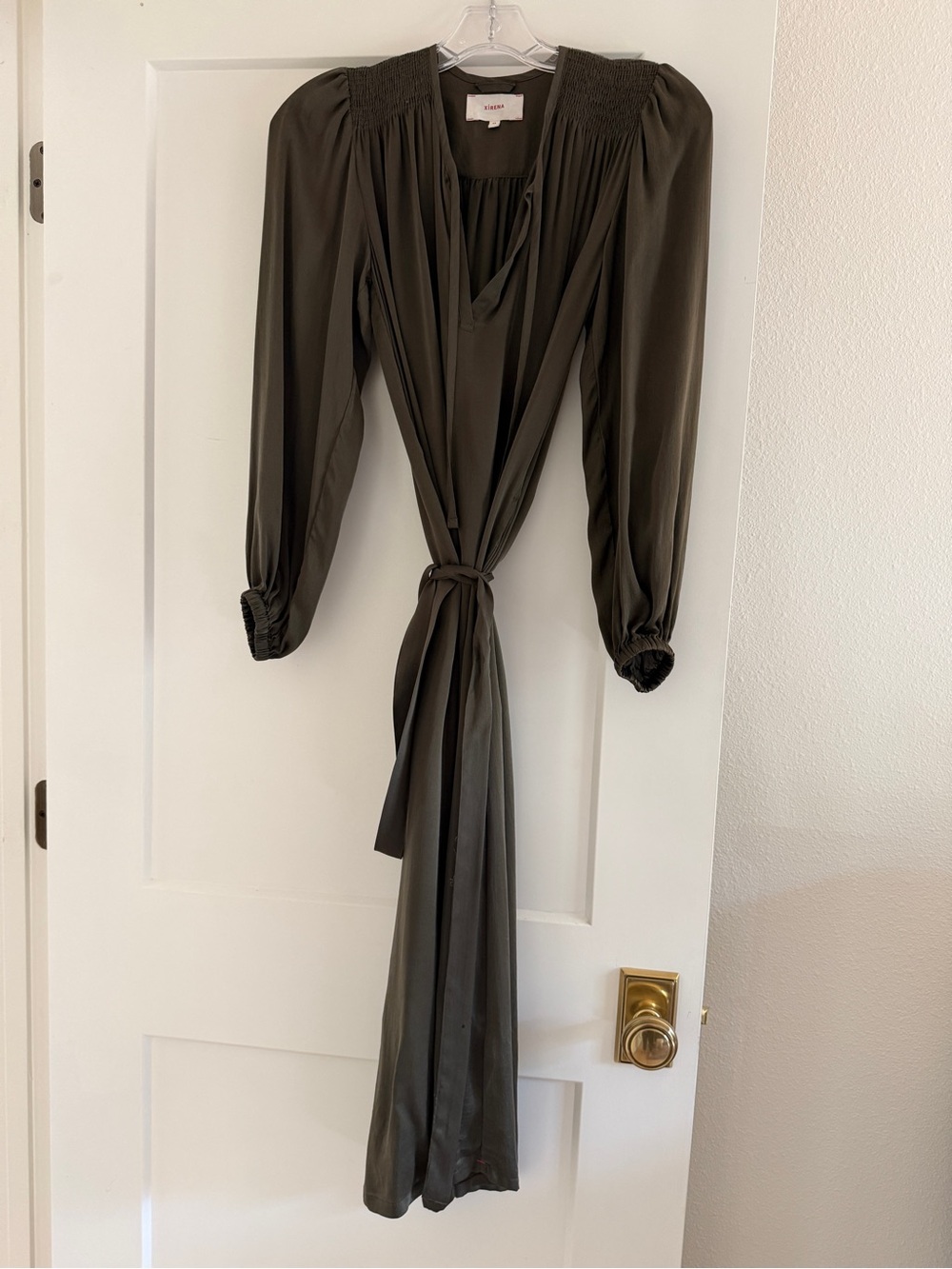 Xirena - 100% silk - Long Sleeve Olive Green Belted Dress